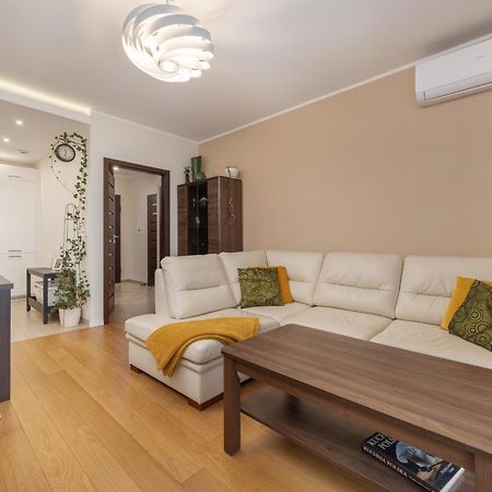 Comfortable Apartment Krakowska Wroclaw With Free Parking By Noclegi Renters Bagian luar foto